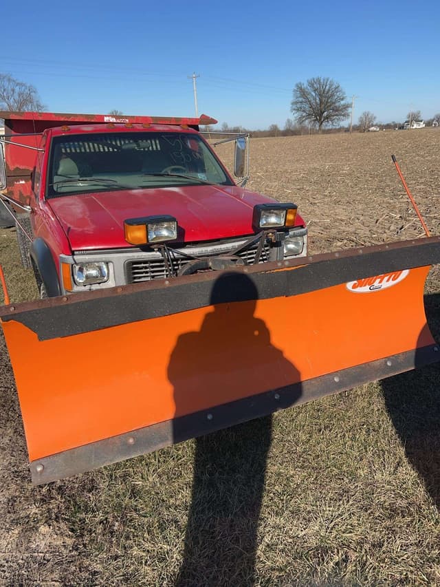 Image of GMC 3500 equipment image 1