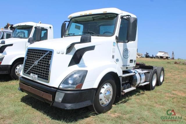 Image of Volvo VNL equipment image 3