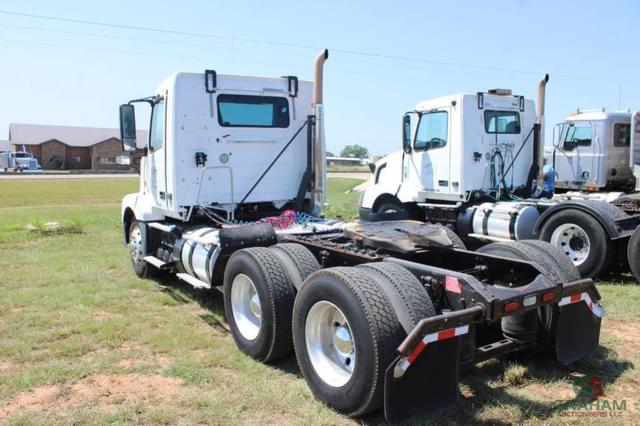 Image of Volvo VNL equipment image 2
