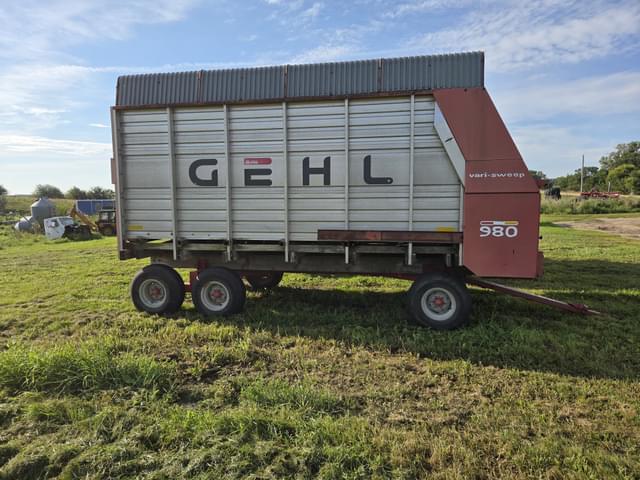 Image of Gehl 980 equipment image 3
