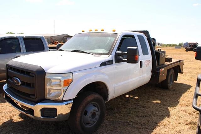 Image of Ford F-350 equipment image 3