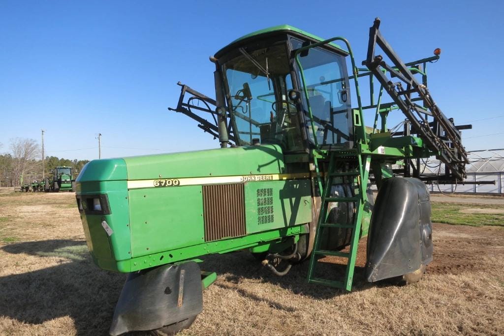 John Deere 6700 Equipment Image0