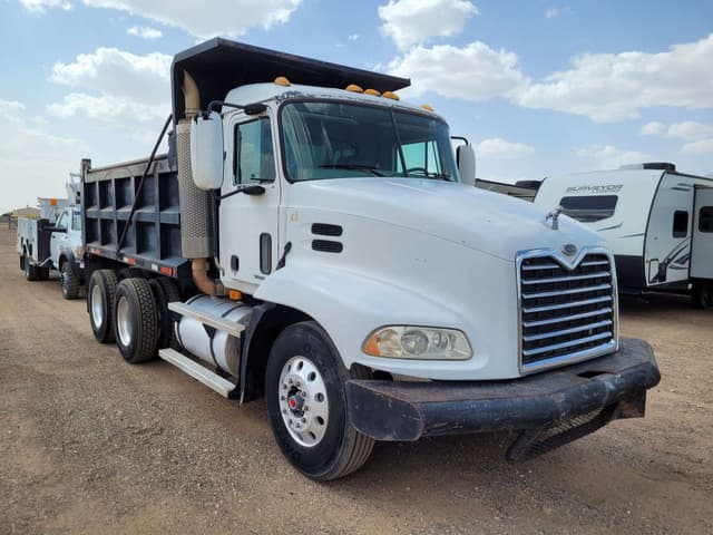 Image of Mack CX613 equipment image 2