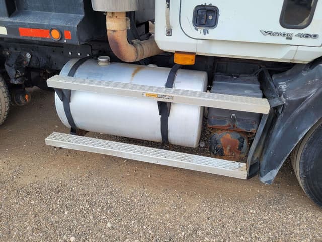 Image of Mack CX613 equipment image 4