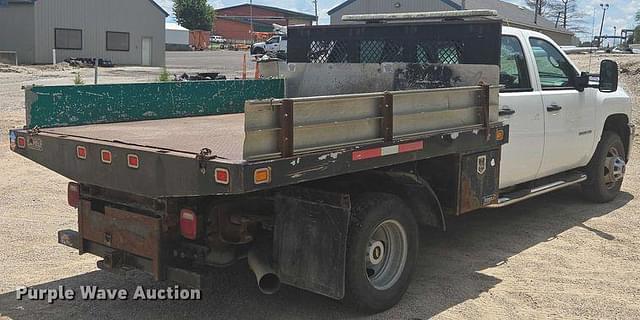Image of Chevrolet 3500HD equipment image 4
