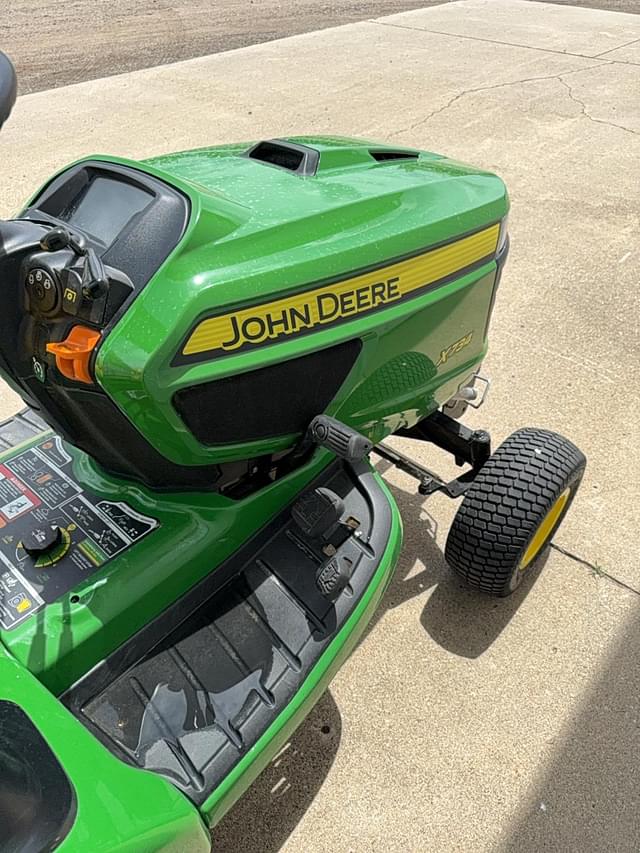 Image of John Deere X734 equipment image 4