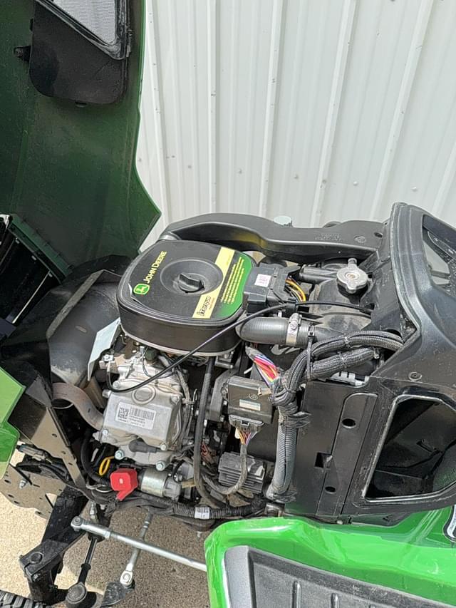 Image of John Deere X734 equipment image 1