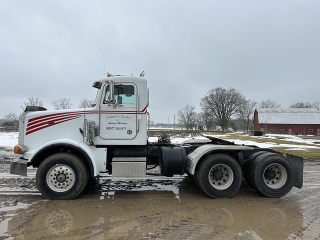 Image of Peterbilt 357 equipment image 1