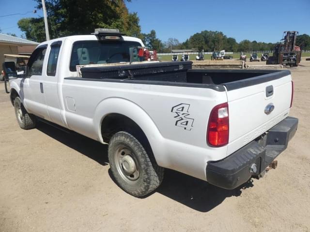 Image of Ford F-250 equipment image 3
