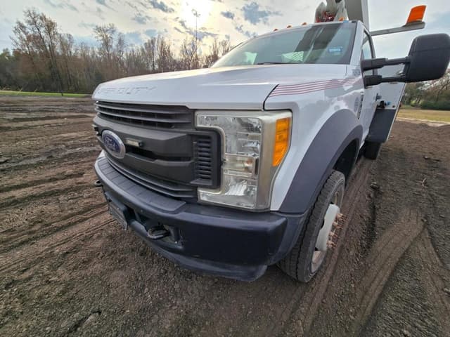 Image of Ford F-550 equipment image 4