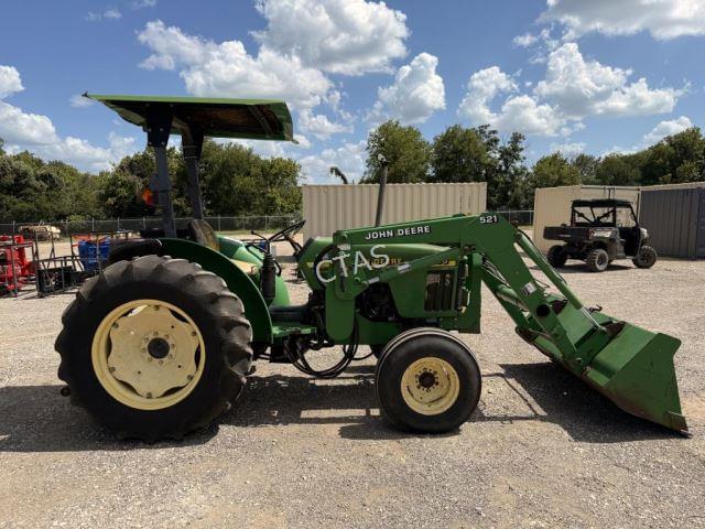 Image of John Deere 5205 equipment image 4