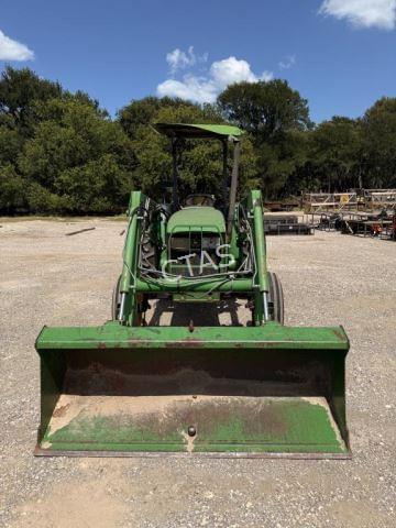 Image of John Deere 5205 equipment image 2