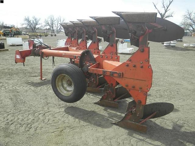 Image of Massey Ferguson 570 equipment image 2