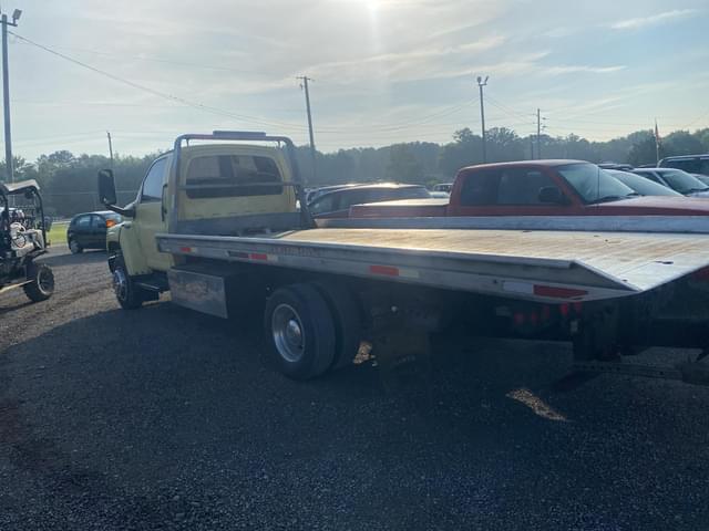 Image of GMC C5500 equipment image 2
