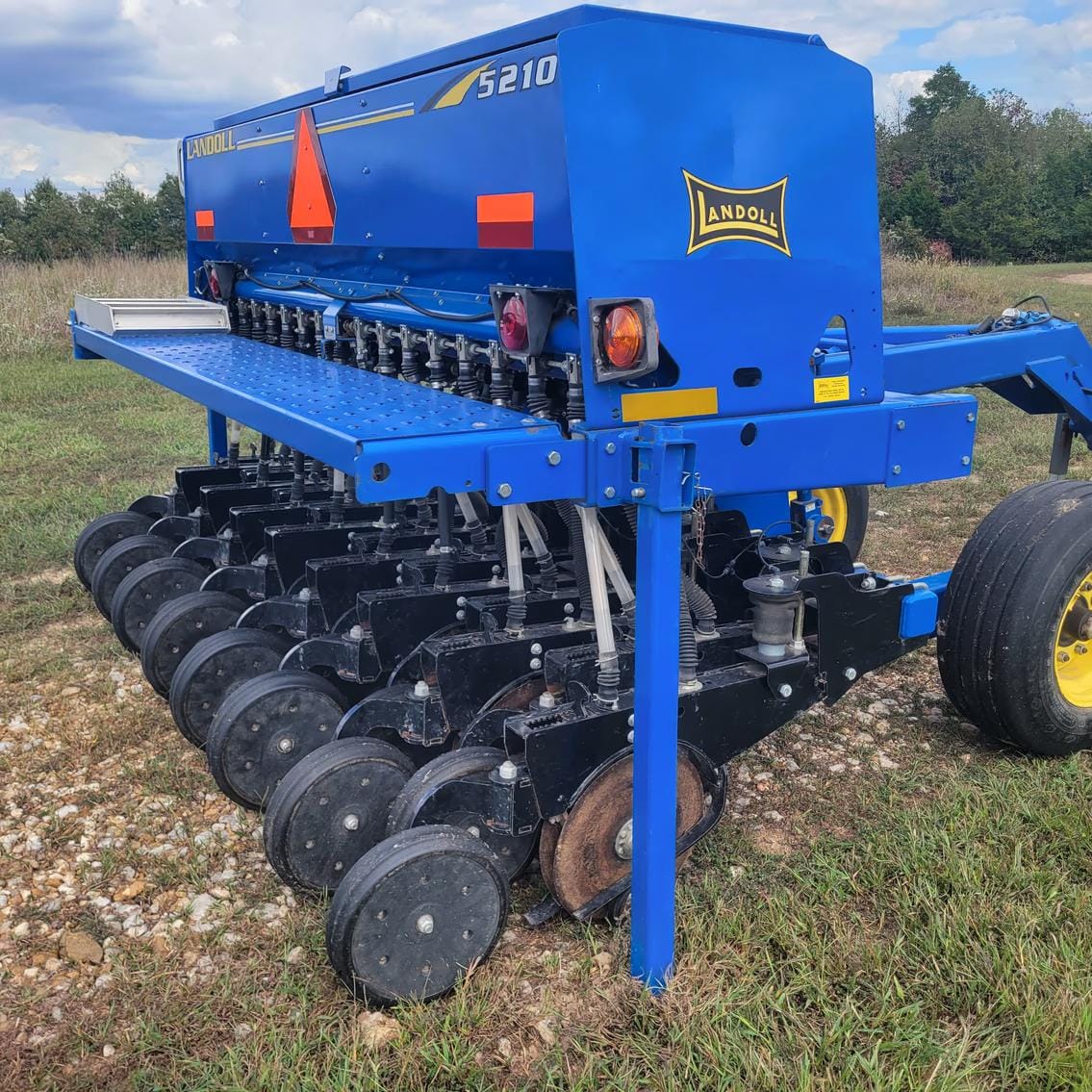 Landoll 5210 Equipment Image0