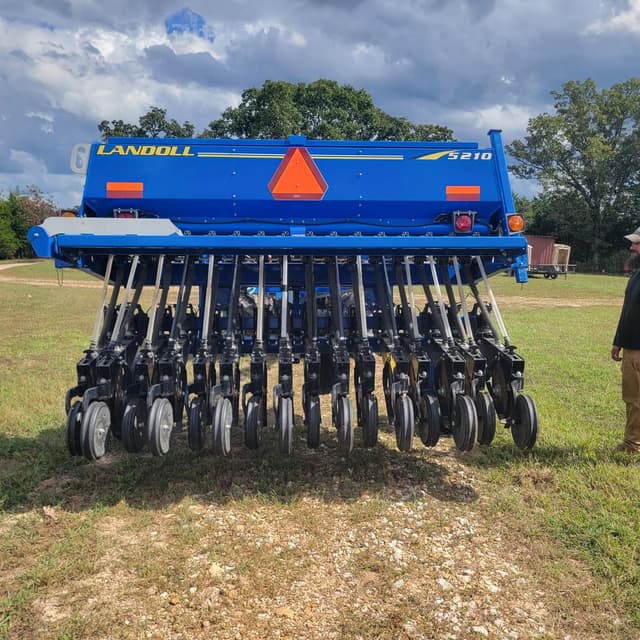 Image of Landoll 5210 equipment image 3