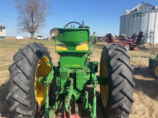 Image of John Deere 520 equipment image 3