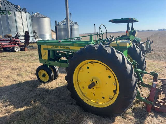 Image of John Deere 520 equipment image 4