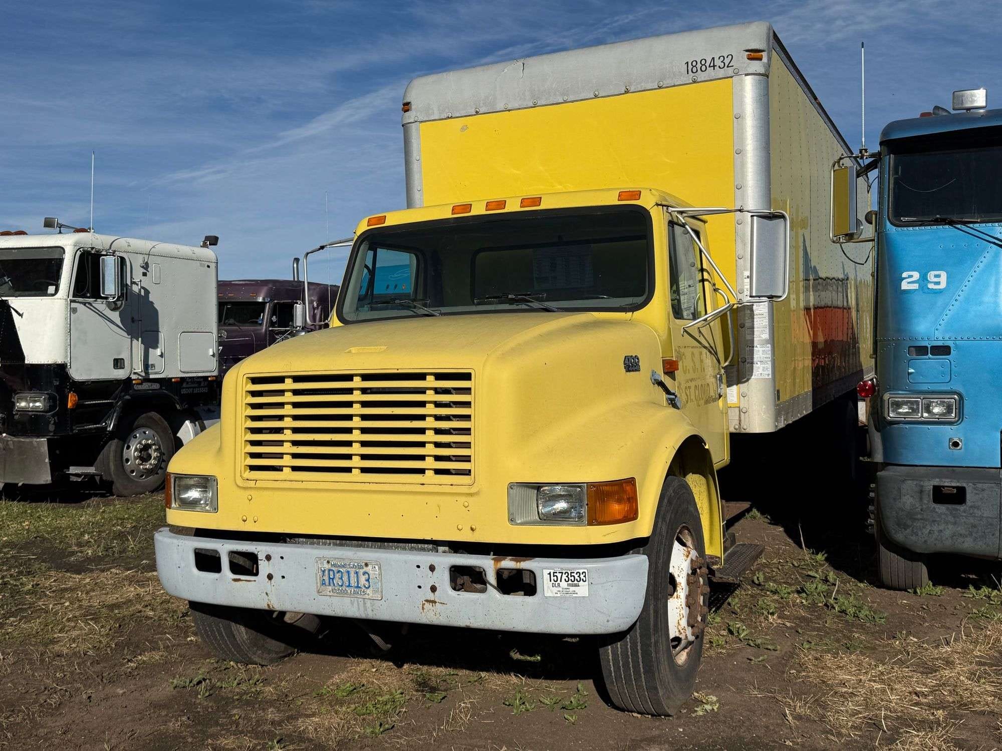 2001 International 4700 Equipment Image0