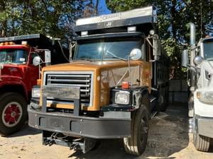 2000 Volvo WG64B Image