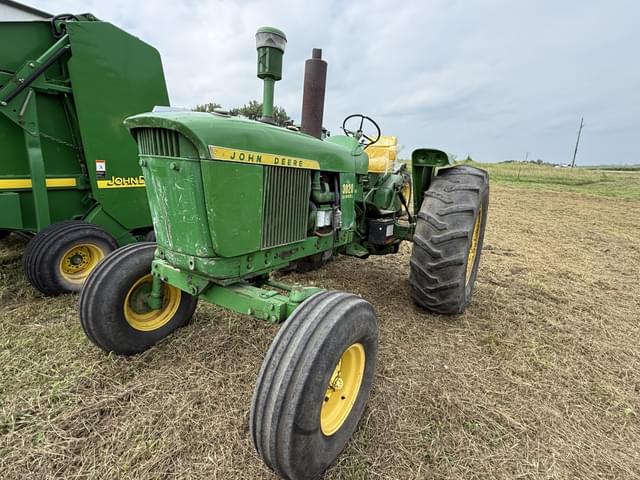 Image of John Deere 3020 equipment image 1