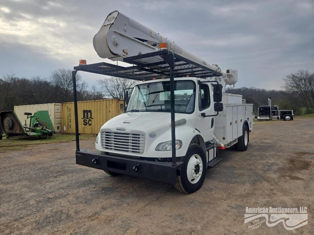 2013 Freightliner M2 106 Equipment Image0