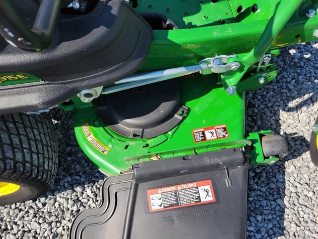 Image of John Deere Z915E equipment image 3