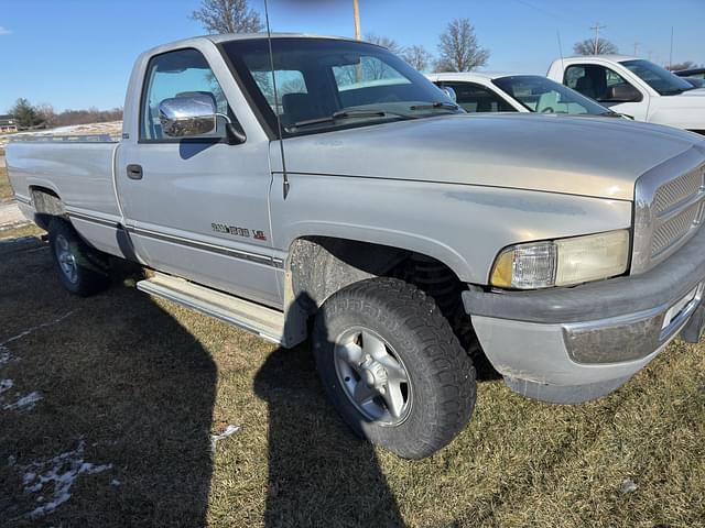 Image of Dodge Ram 1500 equipment image 2