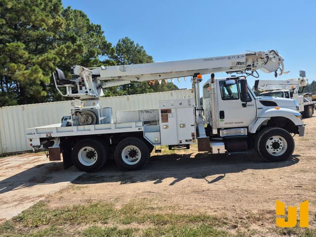 Image of International 7400 equipment image 3