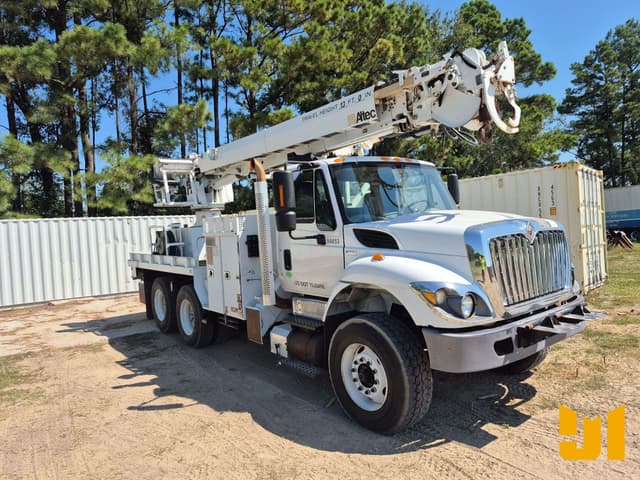 Image of International 7400 equipment image 2