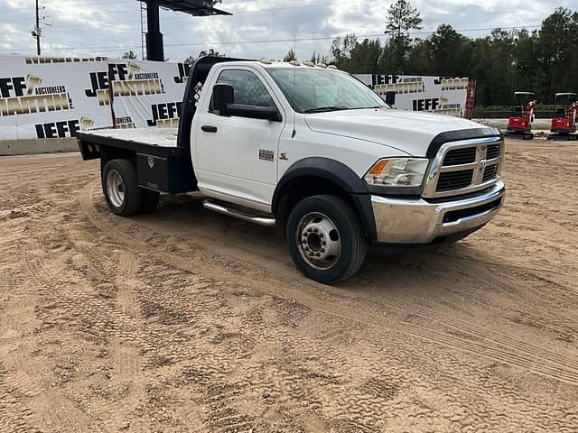 Image of Dodge Ram 5500 equipment image 2