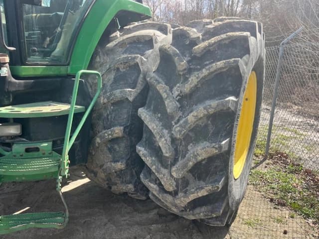 Image of John Deere 8400 equipment image 3