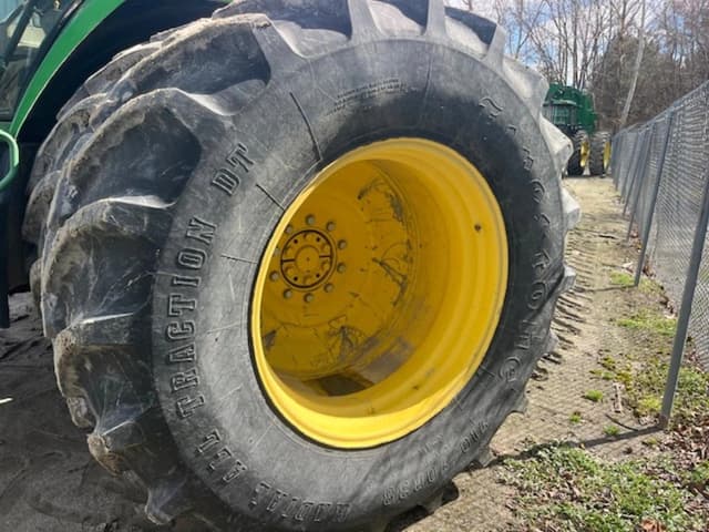 Image of John Deere 8400 equipment image 4