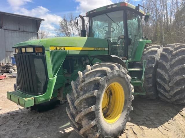 Image of John Deere 8400 equipment image 1