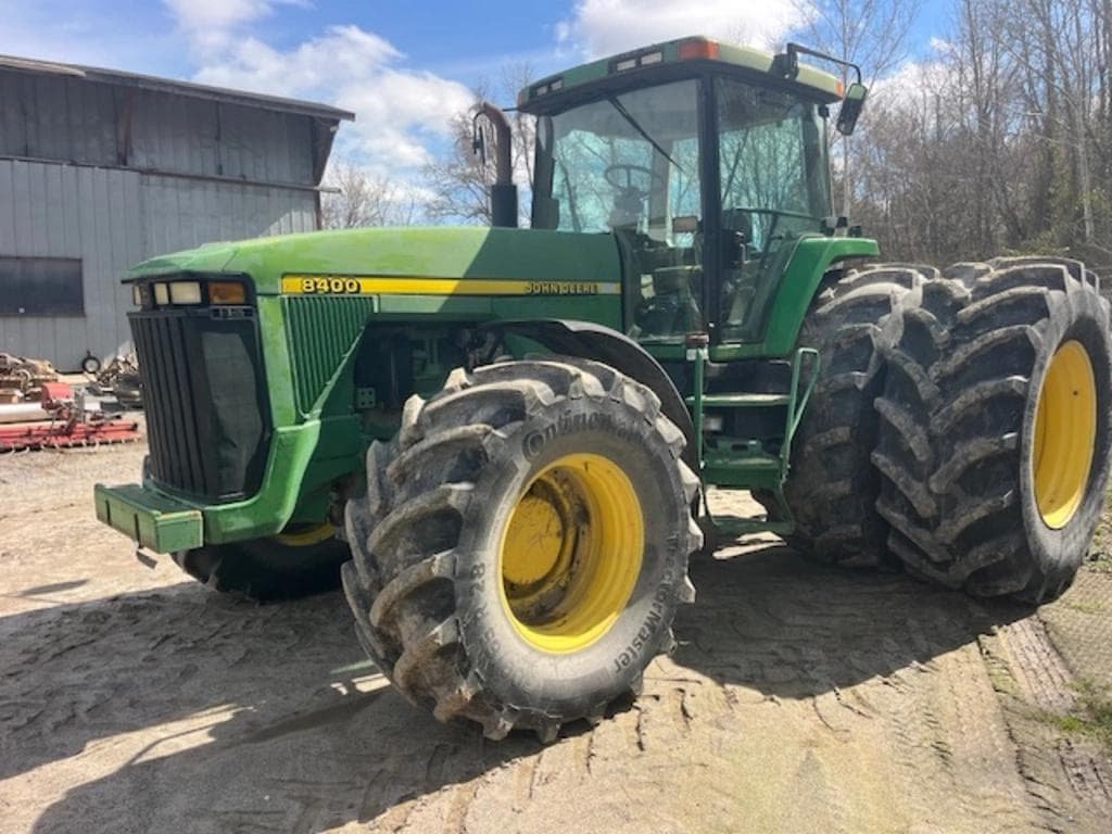 Image of John Deere 8400 Primary image