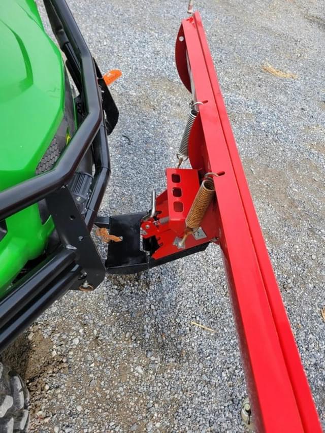 Image of John Deere XUV 590i Gator equipment image 4