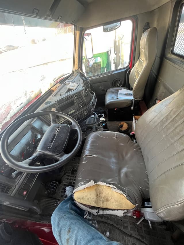 Image of Volvo VHD equipment image 4