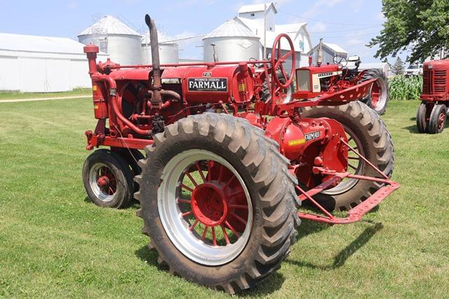 Image of Farmall F-20 equipment image 2