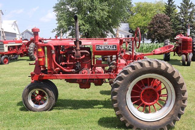 Image of Farmall F-20 equipment image 1