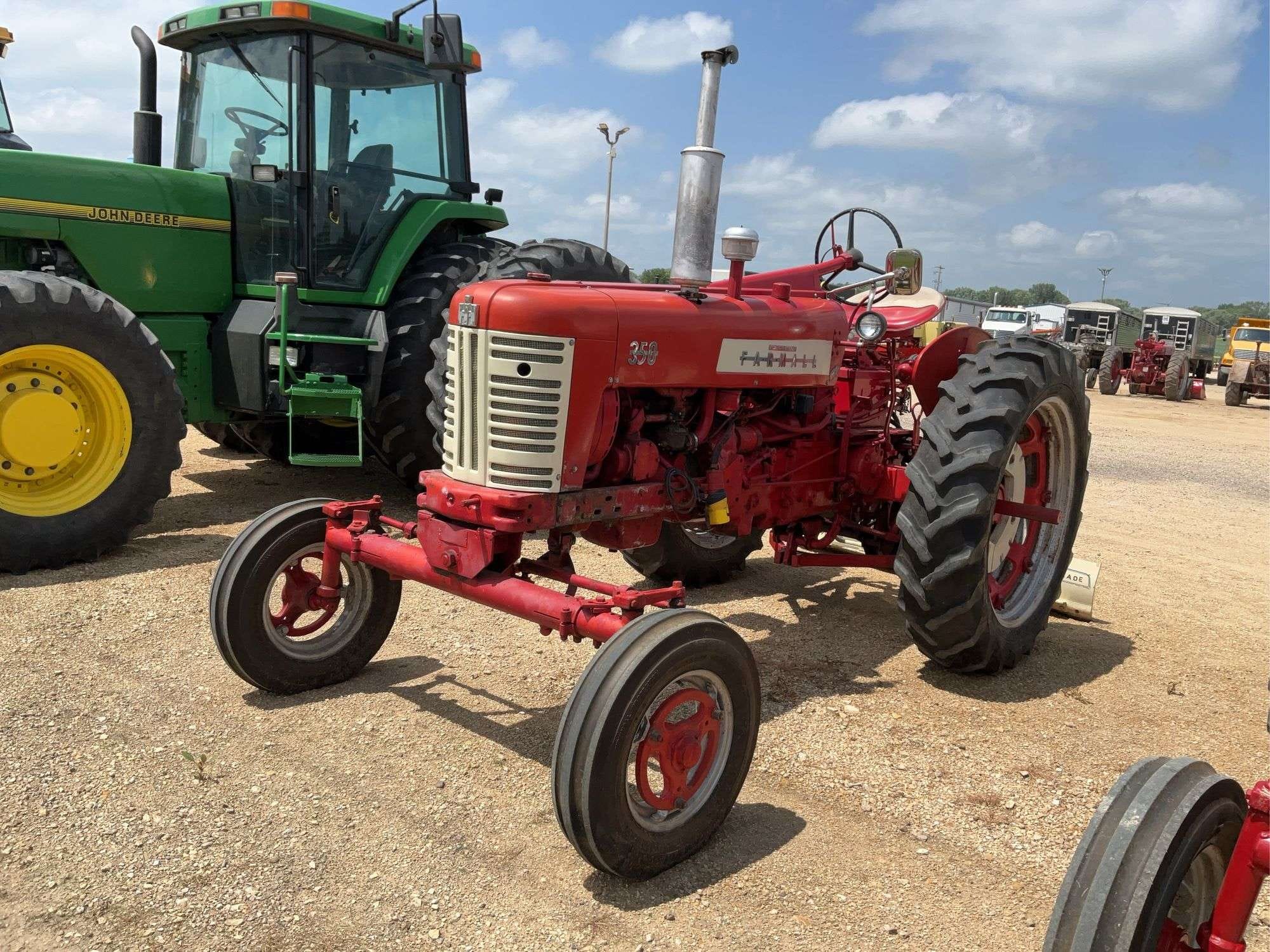 Farmall 350 Equipment Image0