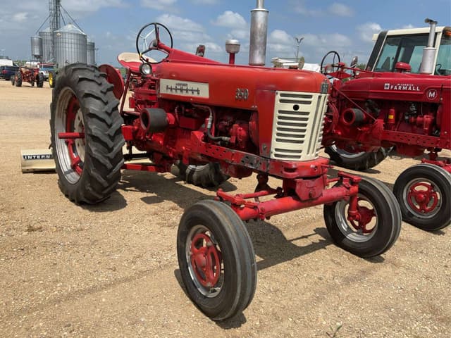 Image of Farmall 350 equipment image 2