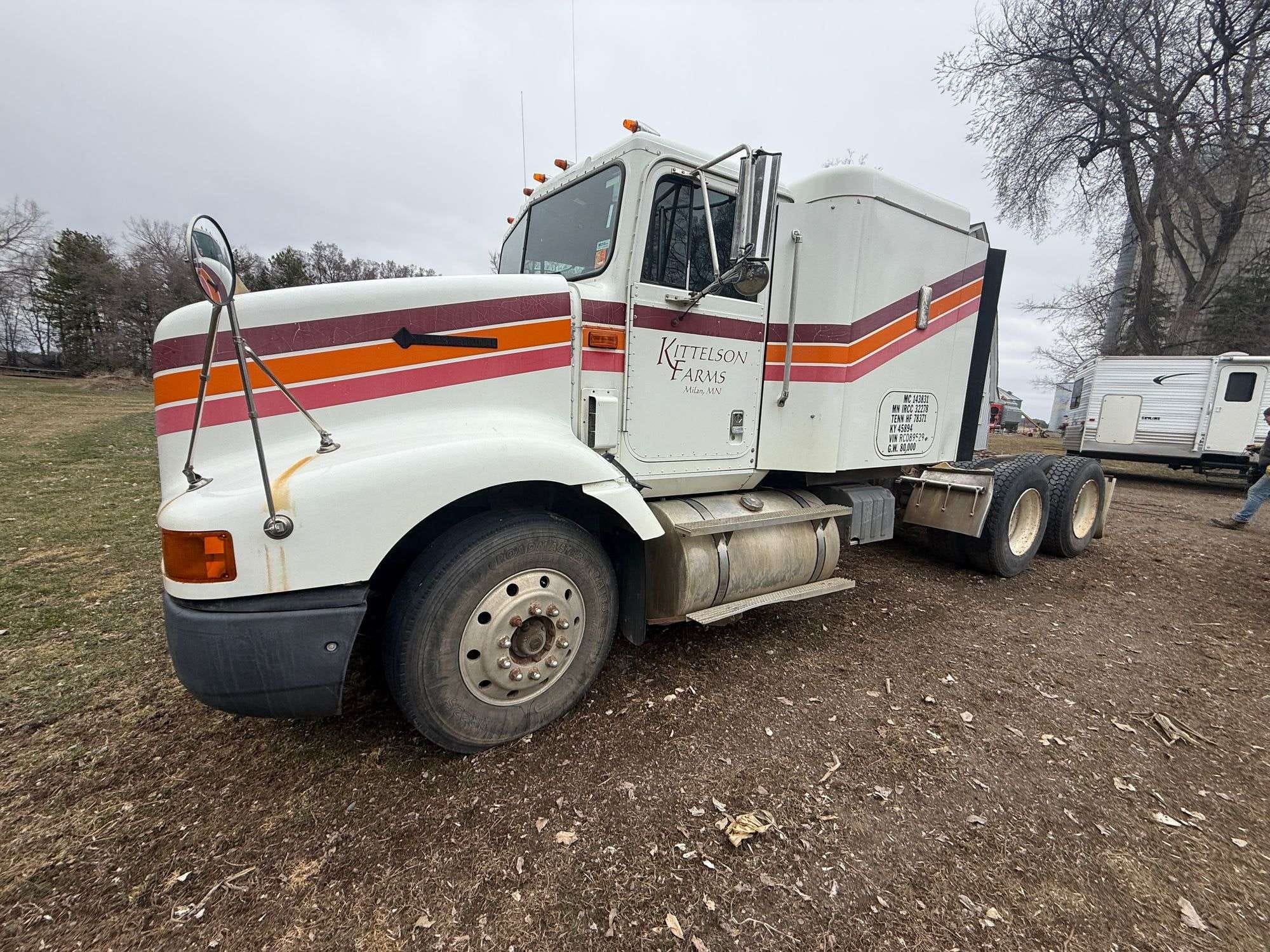1994 International 9200 Equipment Image0