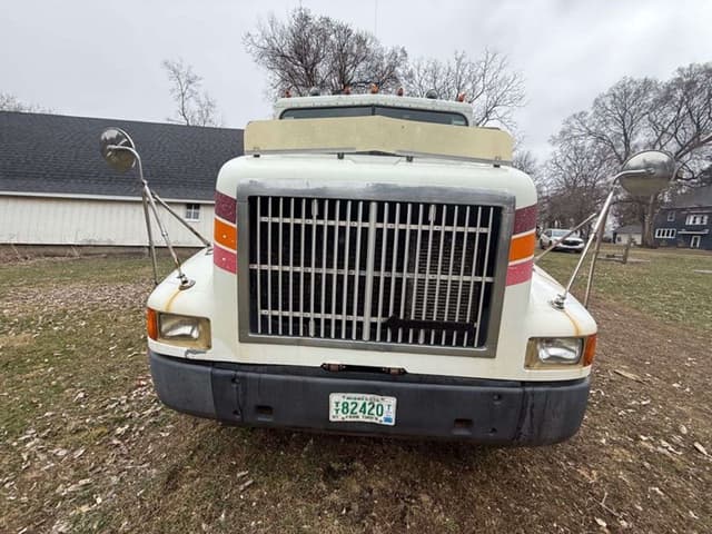 Image of International 9200 equipment image 4