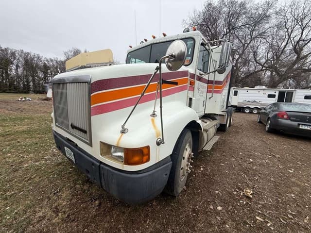 Image of International 9200 equipment image 2