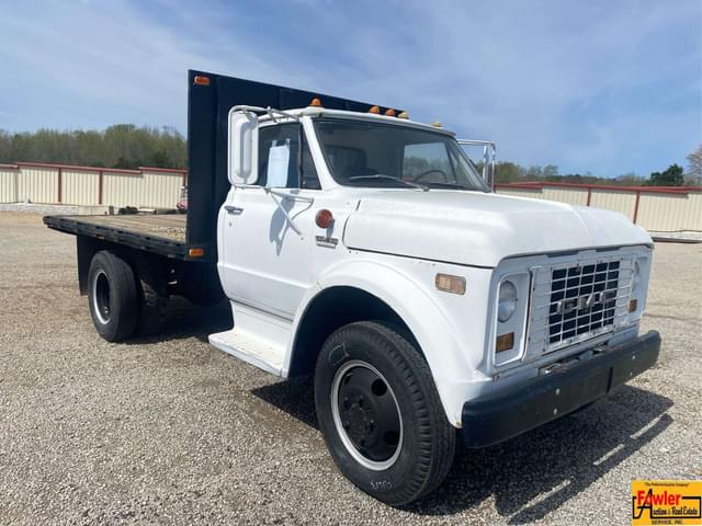 Image of GMC 5500 equipment image 2