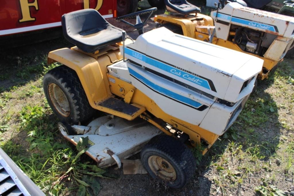 Cub Cadet 1650 Equipment Image0