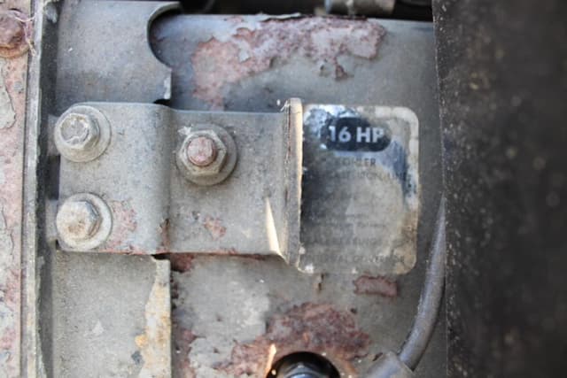 Image of Cub Cadet 1650 equipment image 3