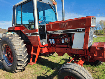 Main image International Harvester 886