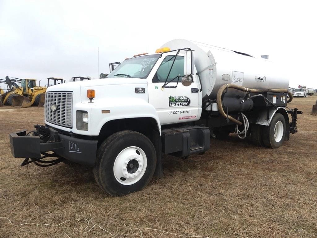2000 Chevrolet C7500 Equipment Image0