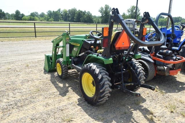 Image of John Deere 4010 equipment image 2